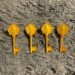 Mattel - Ever After High - Golden Key Shaped Hair Brush set of 4 hair doll brush